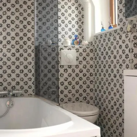 Demeure De Charme A Moulins, Animaux Acceptes - Fr-1-489-532