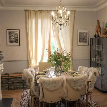 Demeure De Charme A Moulins, Animaux Acceptes - Fr-1-489-532 *